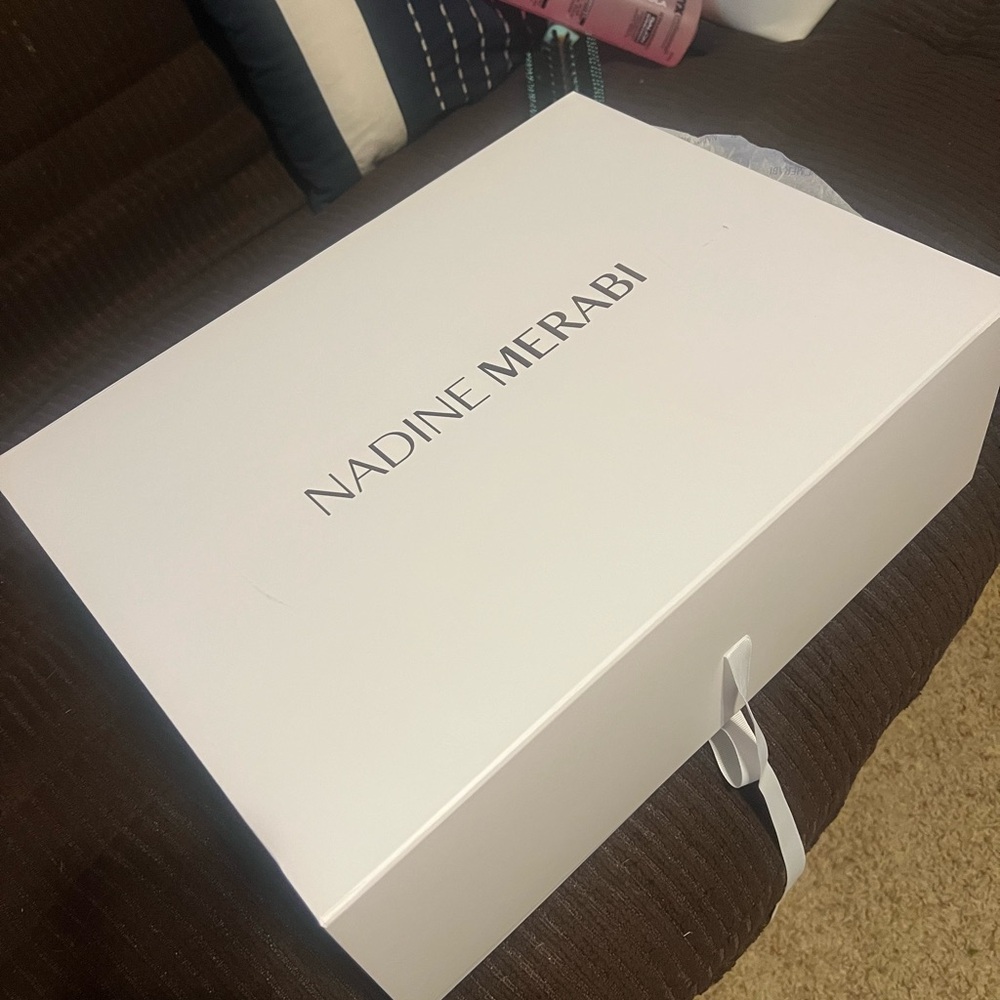 NADINE MERABI Elegant White Box